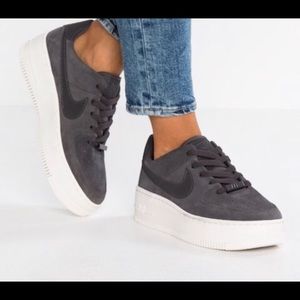 Nike Airforce 1 Sage Low Grey